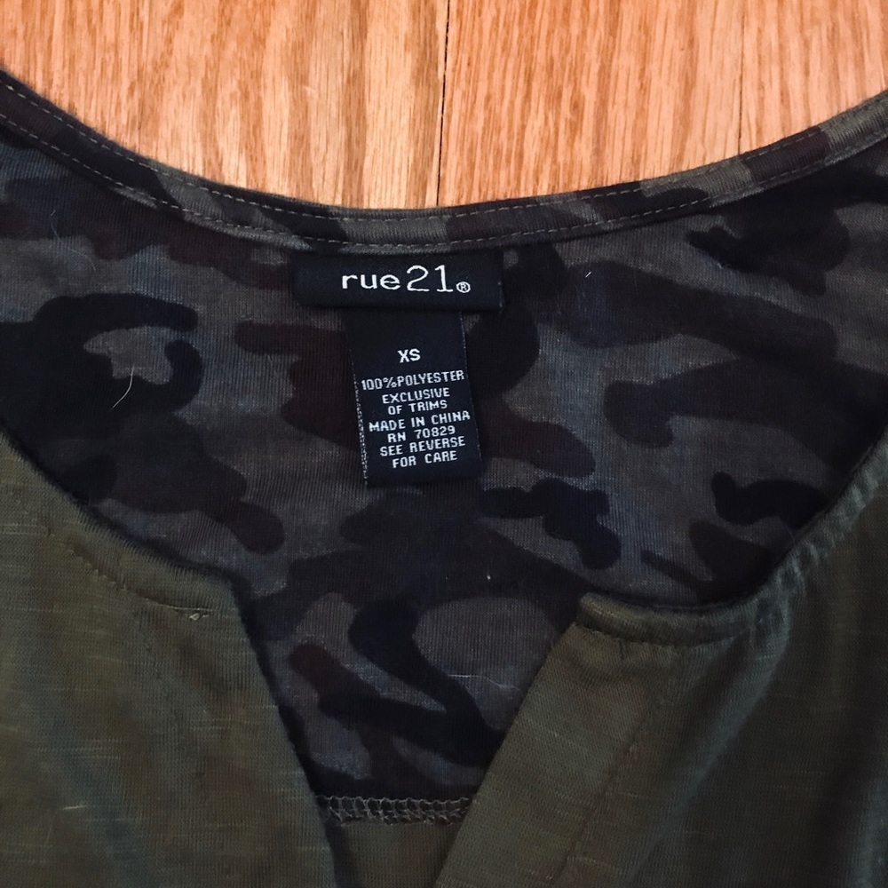 Green Rue21 Top - Picture 3 of 3